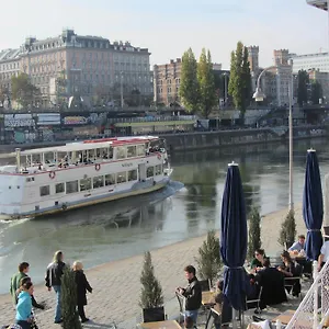 Appartamento Wohnen Im Herzen Von At The Waterfront, Vienna
