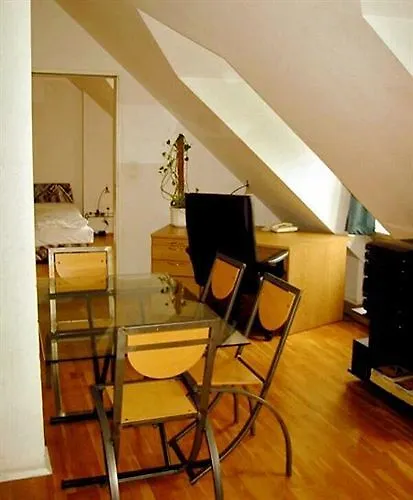 The Levante Rathaus Apartments Vienna 4*,